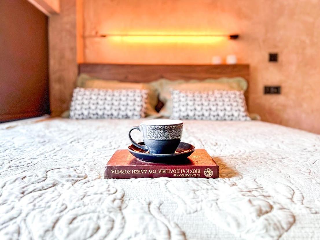 Mini Loft Apartment Каламата Экстерьер фото