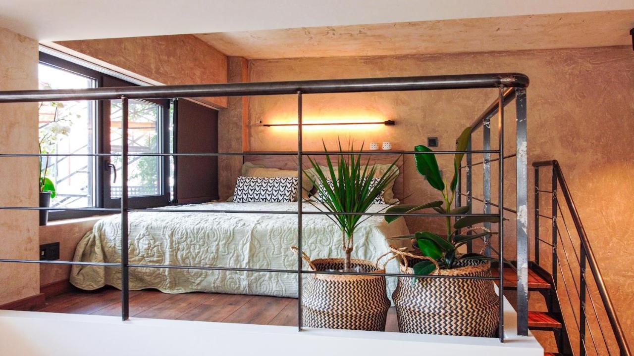 Mini Loft Apartment Каламата Экстерьер фото